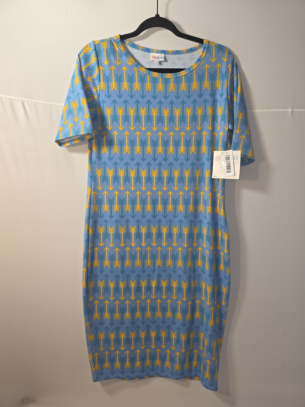 NWT Lularoe Blue & Yellow Arrow-Print Short Sleeve Shift Dress